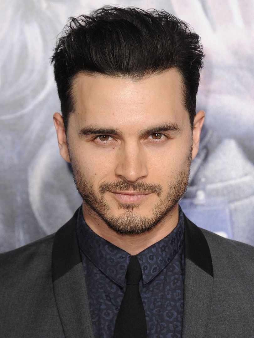 Michael Malarkey Video Famousmales